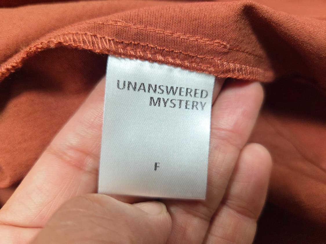 언앤써드미스테리(UNANSWERED MYSTERY) 셔링 블라우스 프리 상품이미지6