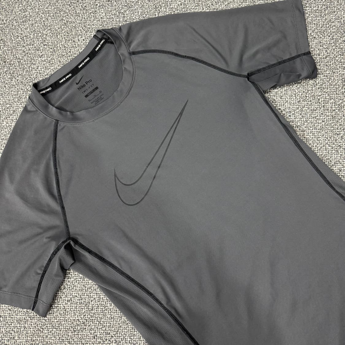 나이키 프로 드라이 핏 타이트핏 반팔 상품이미지2