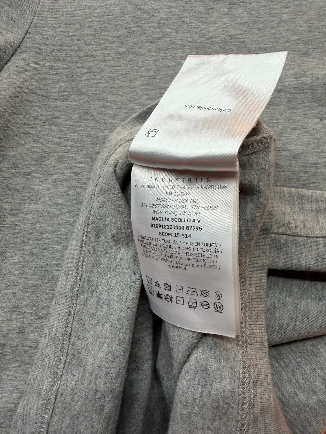 .S/ 몽클레어 브이넥 와펜 에센셜 반팔 상품이미지10