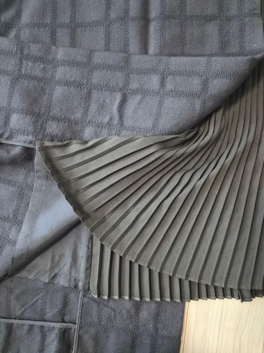 스튜디오 톰보이 아뜰리에 랩 스타일 플리츠 스커트 (네이비) 상품이미지6