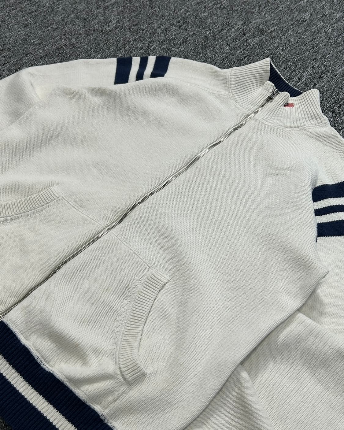 폴로 랄프로렌 진스 넥 로고 니트 집업 상품이미지3