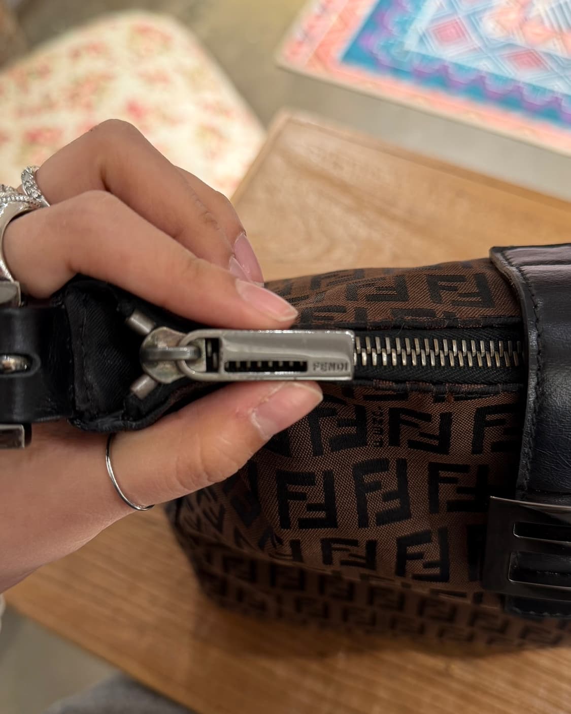 펜디 브라운 주키노 캔버스 숄더백 상품이미지10