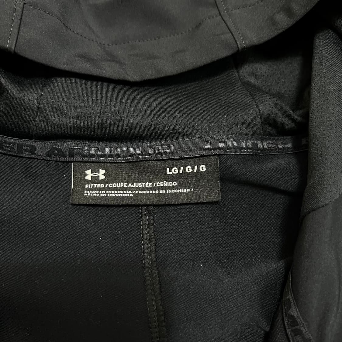 언더아머 여성 핏티드 로고 포인트 바람막이 자켓 [블랙] L/100 상품이미지5