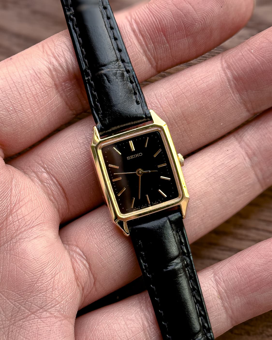빈티지 세이코 블랙 탱크 골드 드레스 워치 미니멀 레트로 시계 상품이미지4