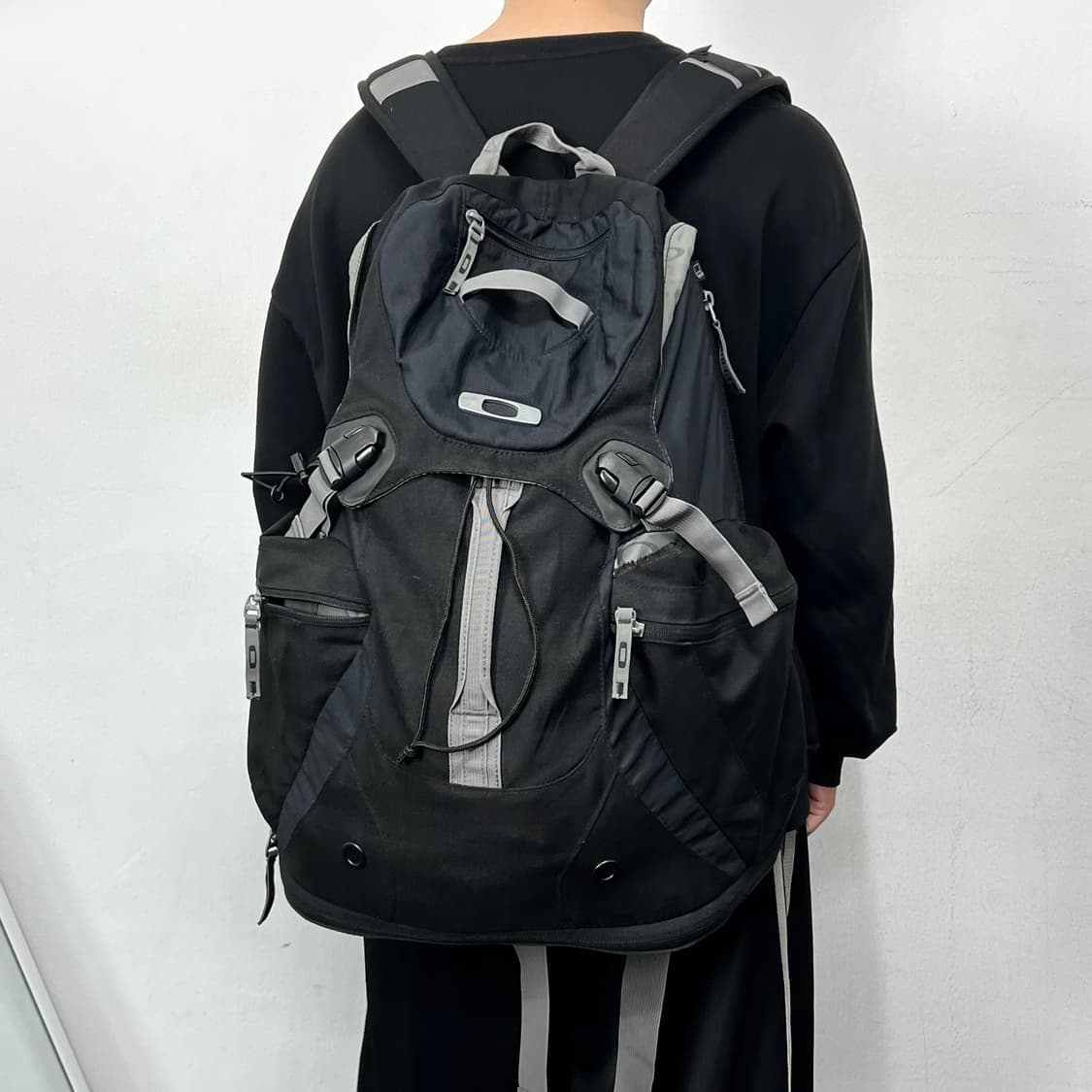 오클리 Y2K 유틸 서프팩 6.0 백팩 상품이미지2