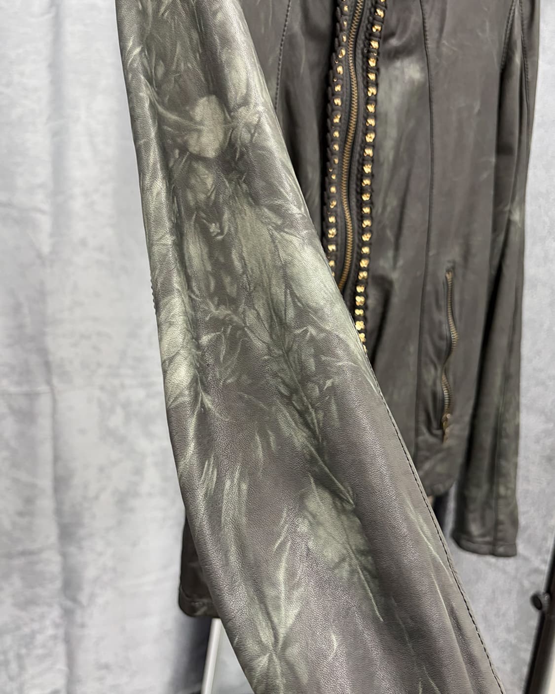 드롬 체인 트리밍 레더 자켓 상품이미지4