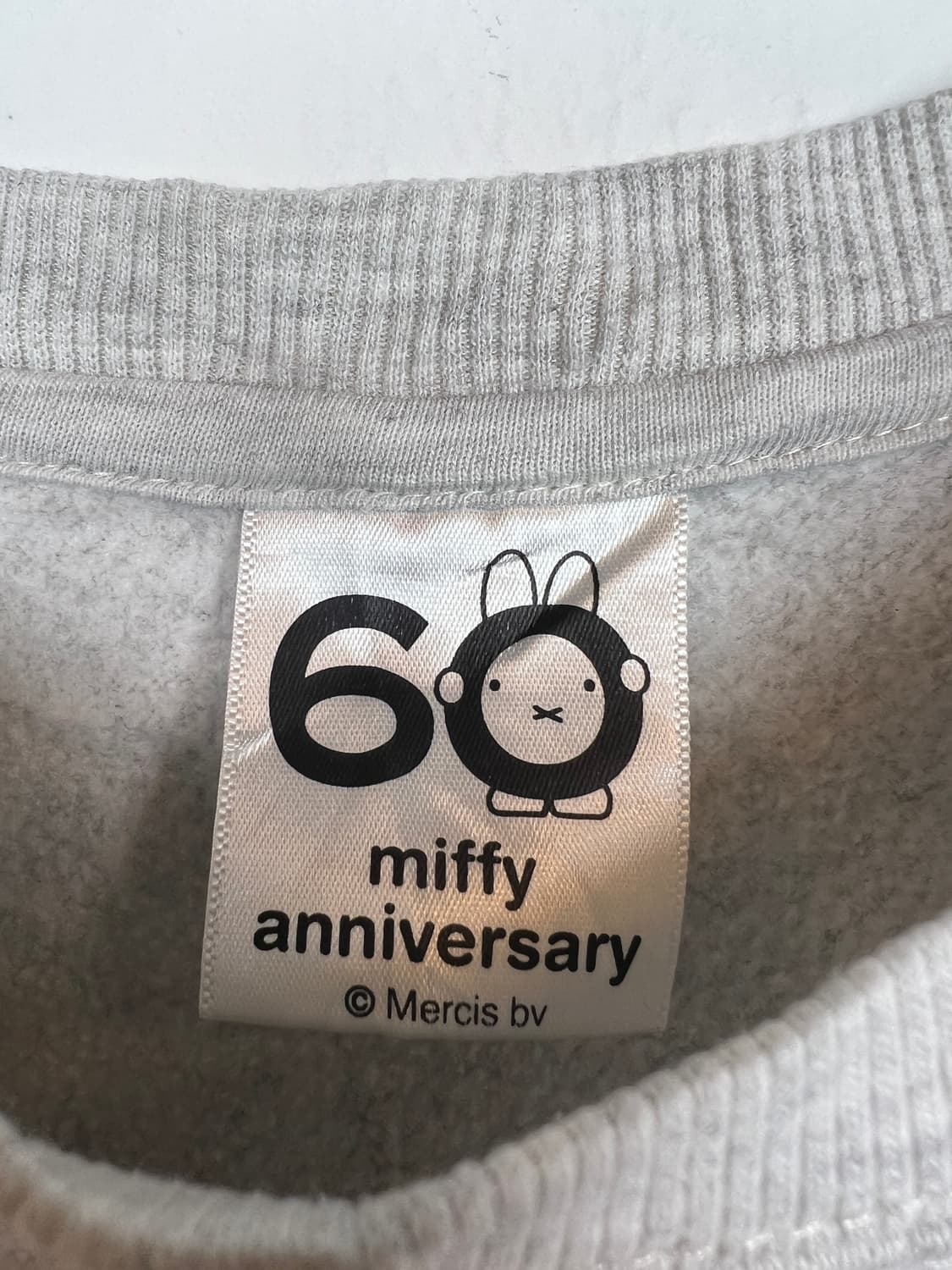 T140 미피 60주년 기념 스트라이프 맨투맨 M 상품이미지3