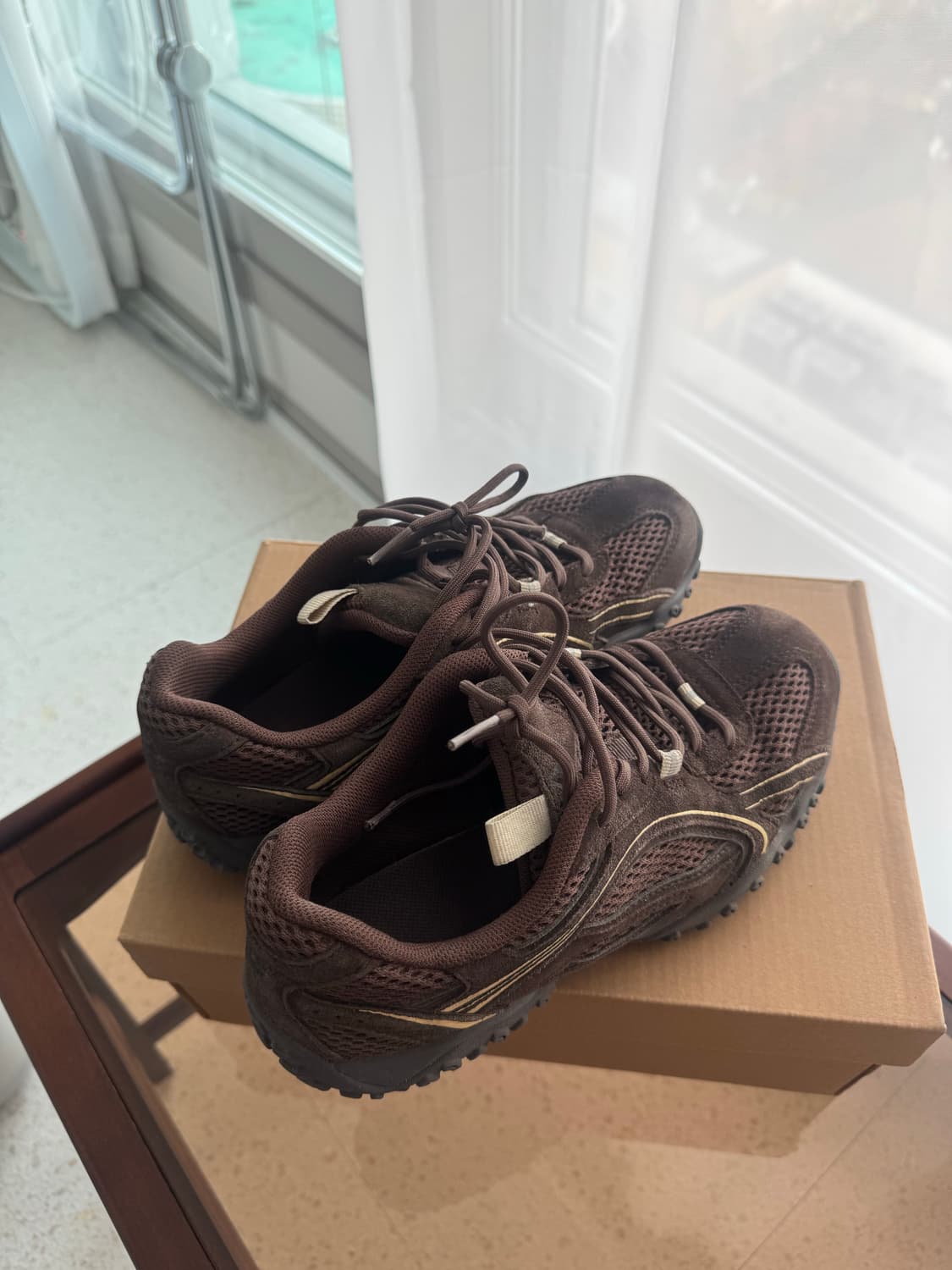 휠라 에샤페 초코 한소희 운동화 235 상품이미지4