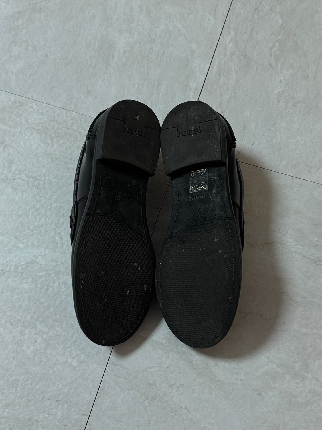 미우미우 브러쉬드 가죽 페니 로퍼 36 상품이미지5