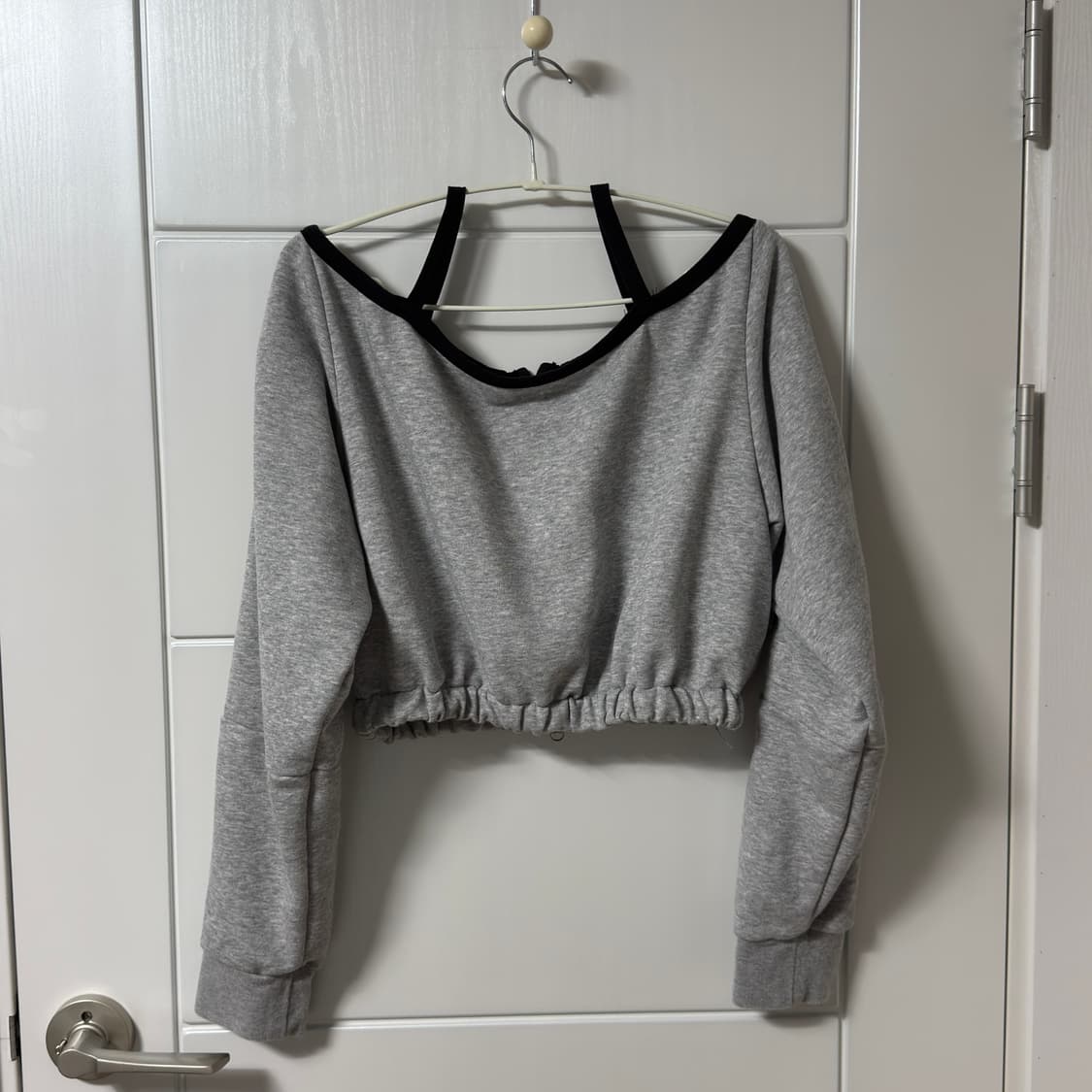 아디다스 커스텀 오프숄더 크롭 집업 상품이미지6