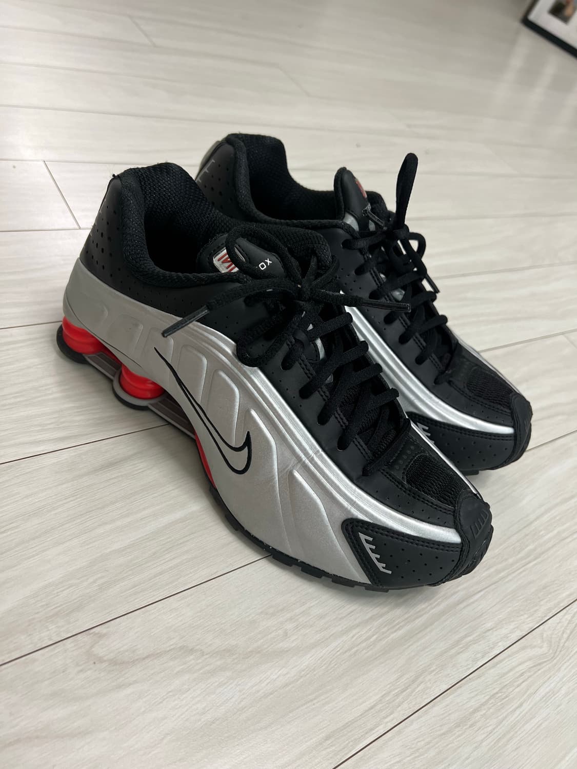 샥스 r4 블랙 메탈릭실버 상품이미지1