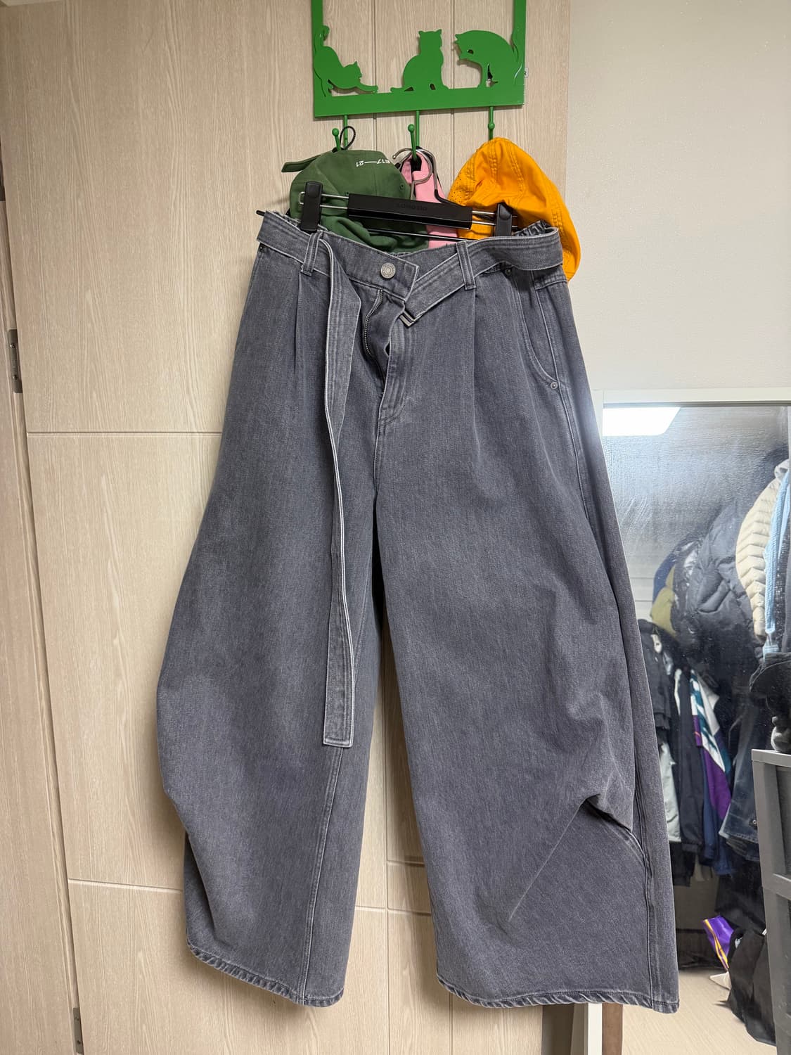 송지오26ss 컬렉션 바이어스 드레이프 데님 판매합니다. 상품이미지1