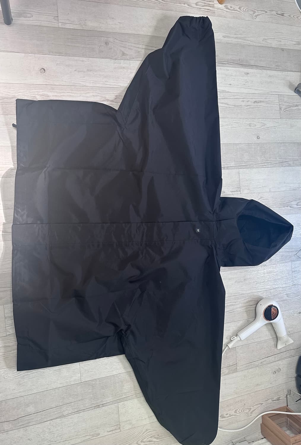 이지 갭 엔지니어드 바이 발렌시아가 티컷 파카 블랙 상품이미지2