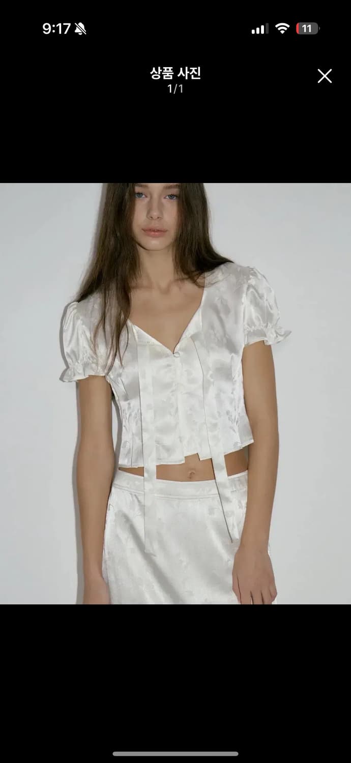 오버듀플레어 자카드 크롭 블라우스 상품이미지1