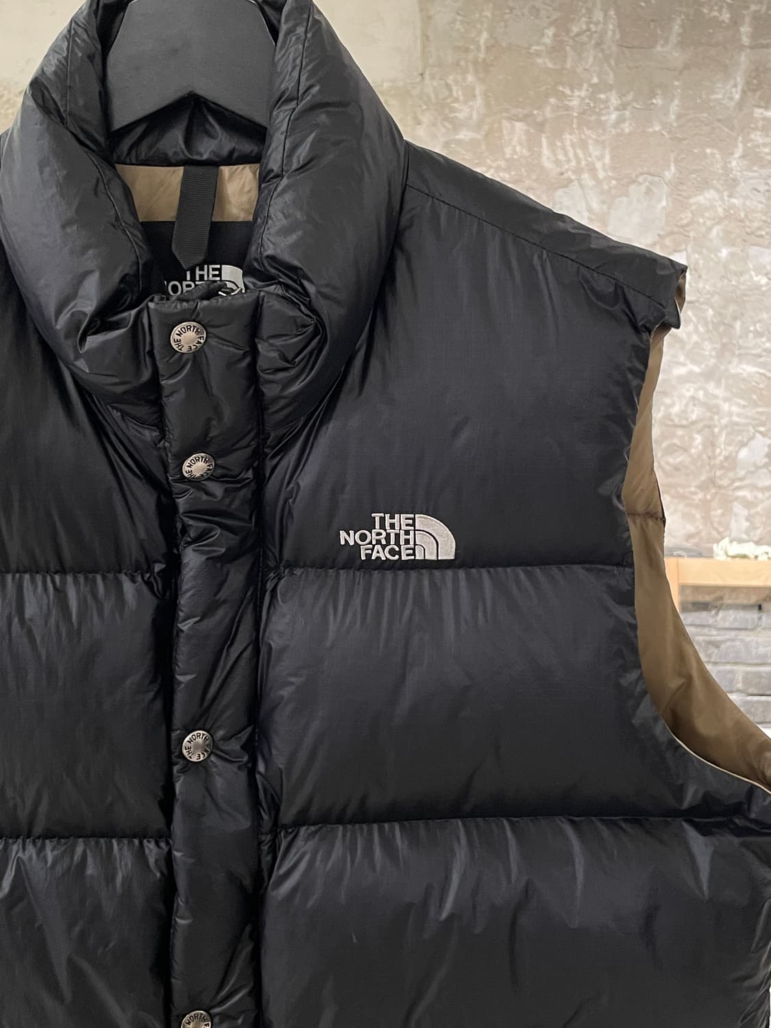 노스페이스 블랙 눕시 700 덕 다운 패딩 베스트 상품이미지3