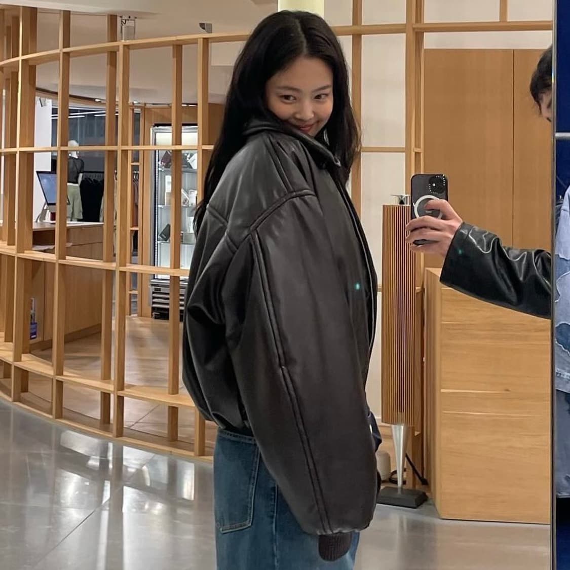 아크네 스튜디오 코팅 봄버 자켓 상품이미지4