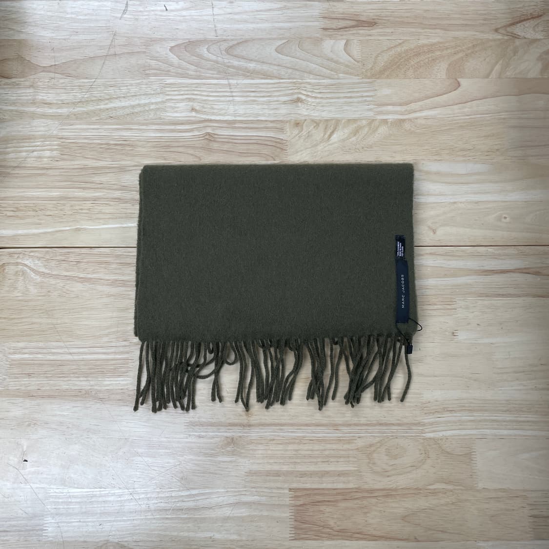 마크제이콥스 캐시미어 카키 머플러 상품이미지4