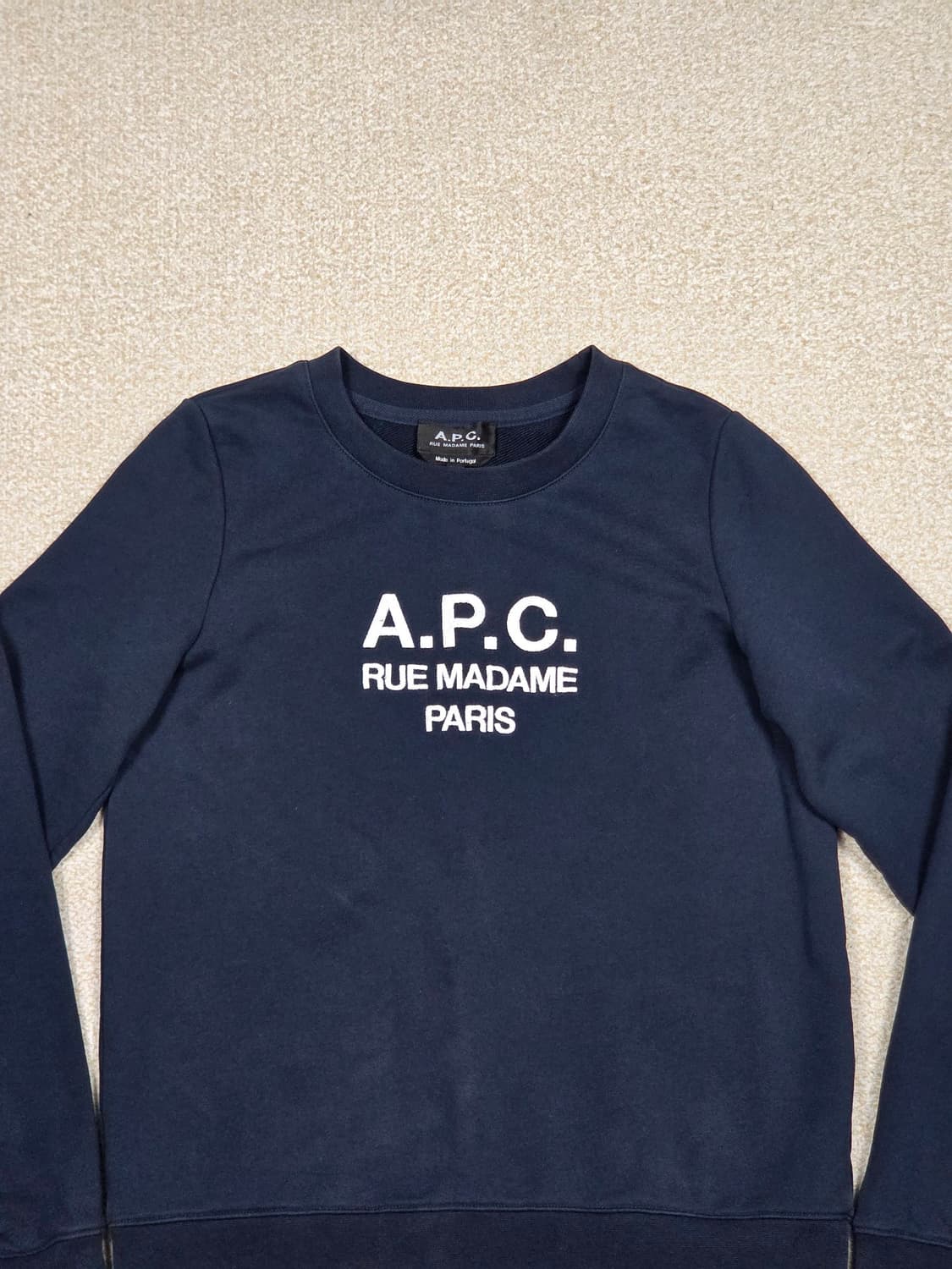 [A.P.C.] 비바 루 마담 파리 로고 맨투맨 | A00333 상품이미지2