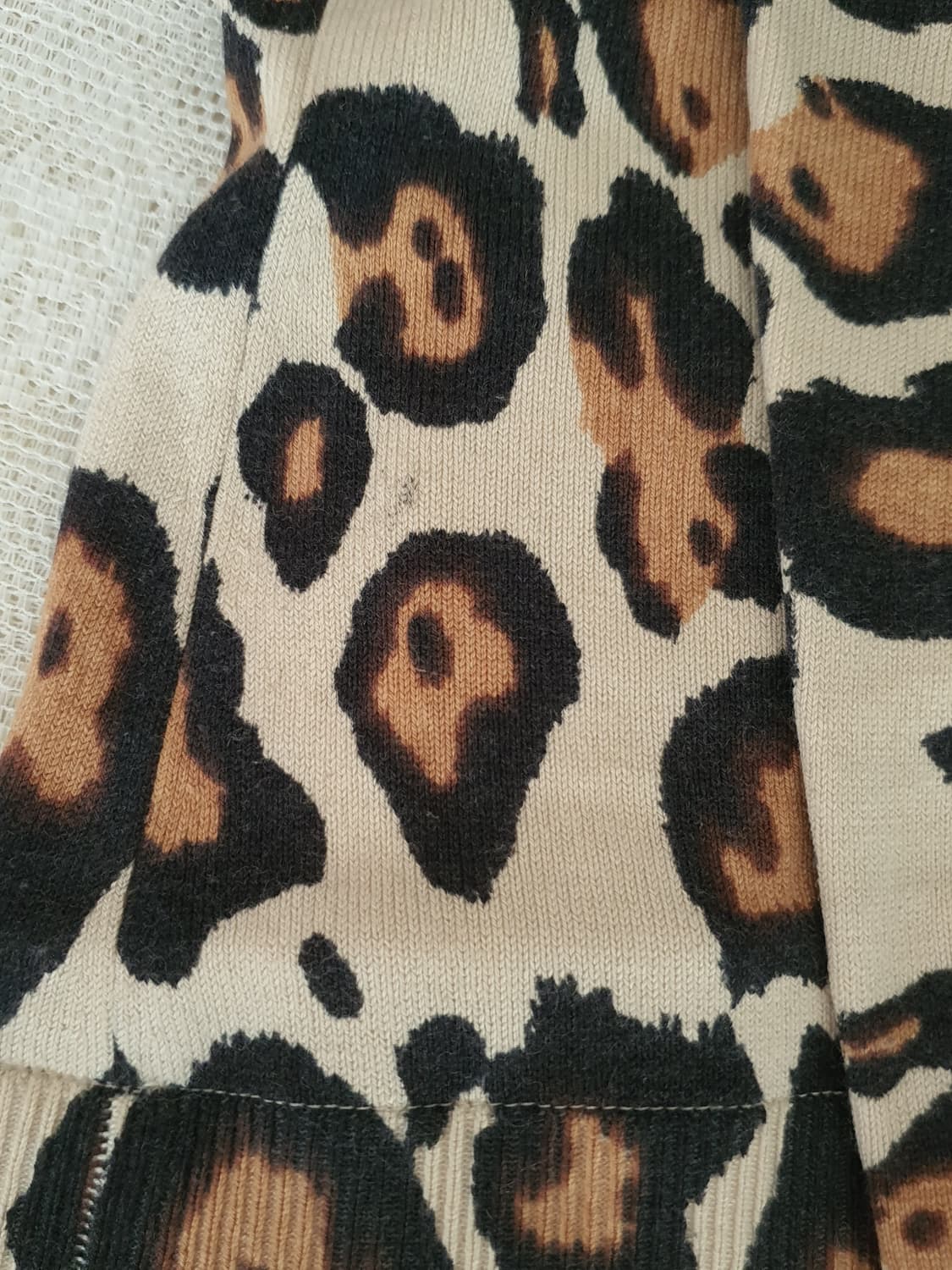 [갸루] 레오파드 패턴 폴라넥 긴팔 티셔츠 캐시미어 상품이미지3