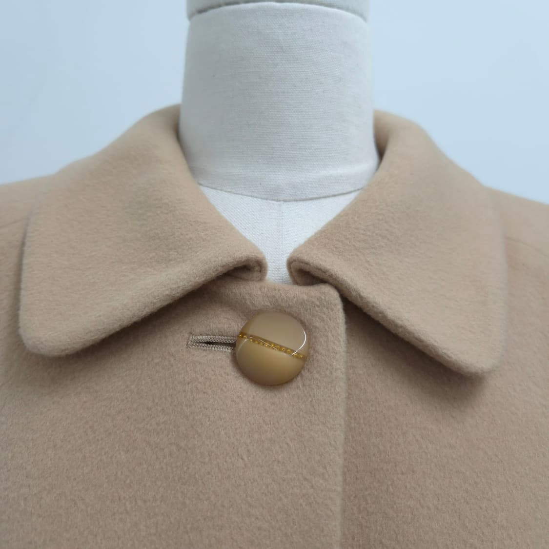 울100 베이지 라운드카라 클래식 롱코트  상품이미지4