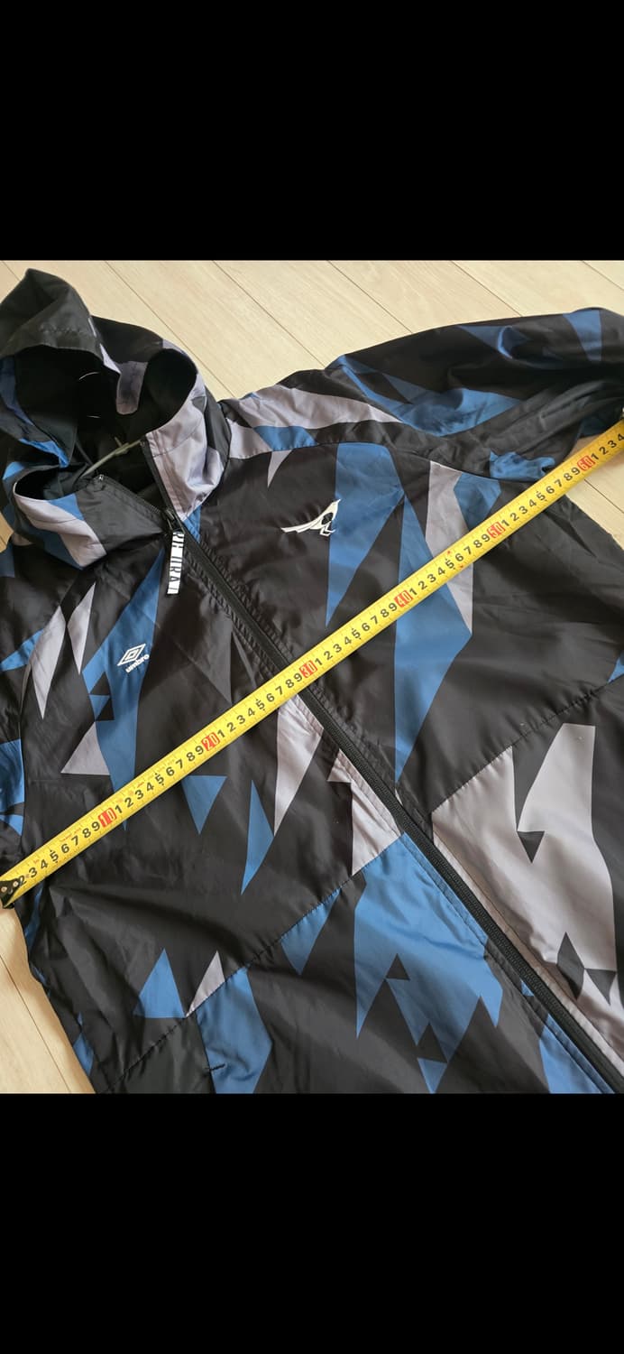 엄브로 성남fc바람막이 xl105 상품이미지5