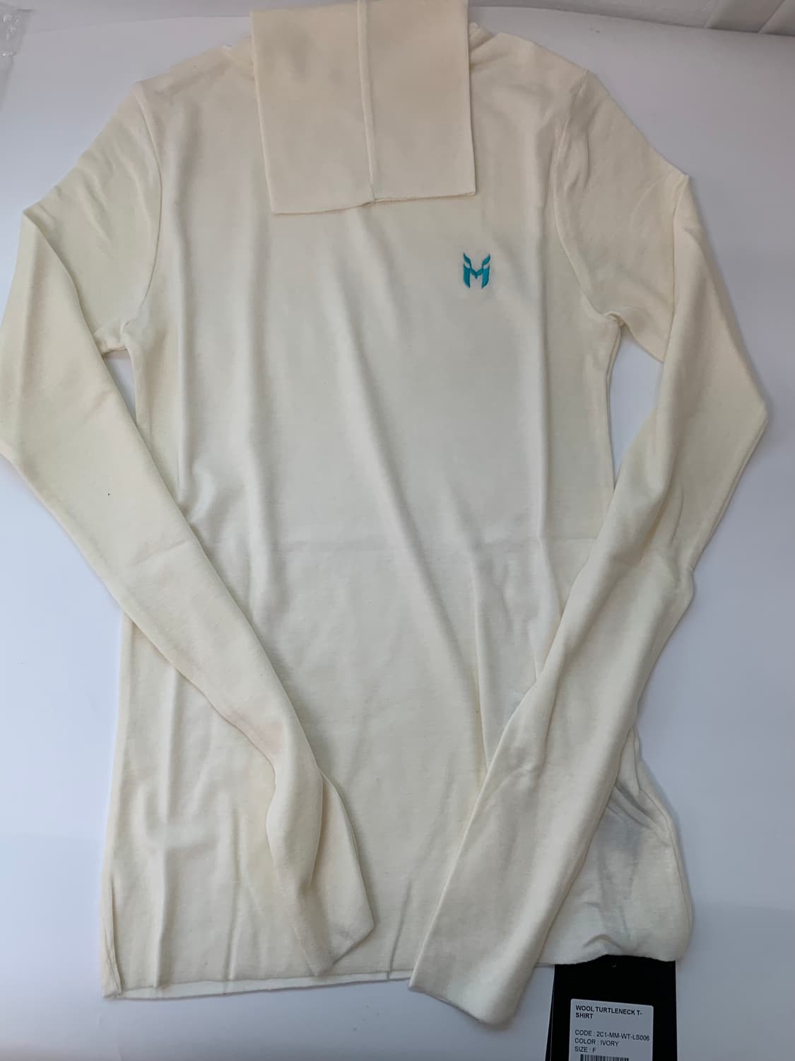 슬림핏 긴팔 이너 탑 상품이미지1