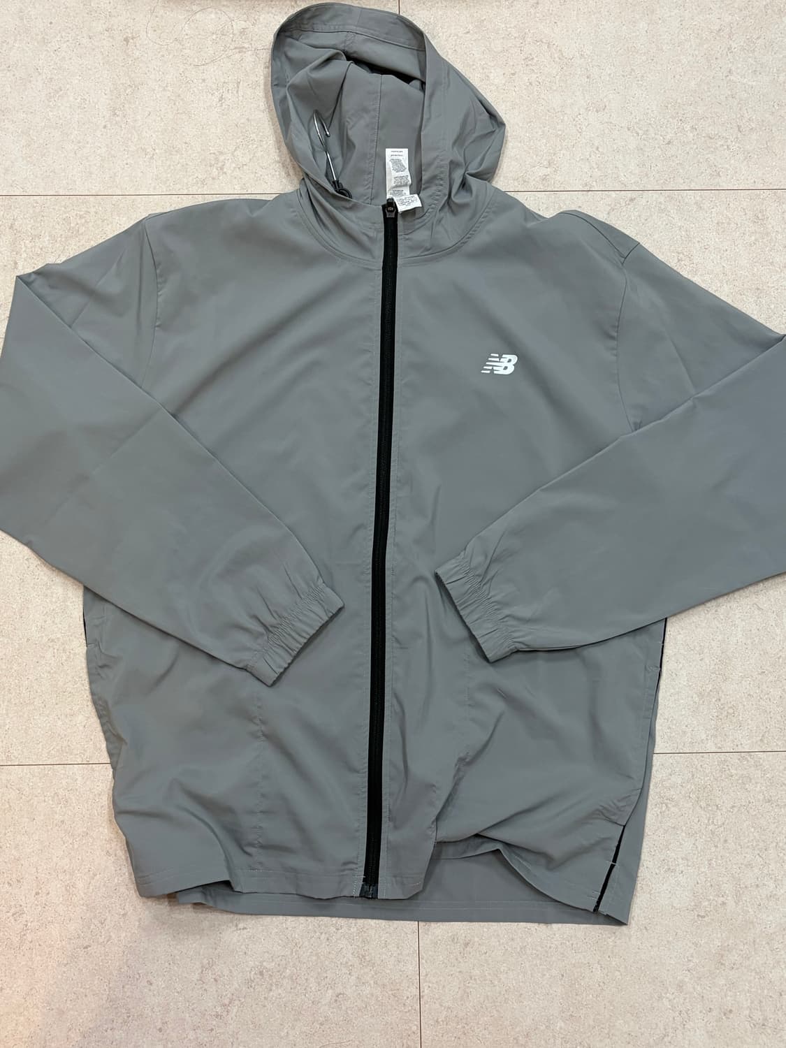 뉴발란스 그레이 바람막이 상품이미지2