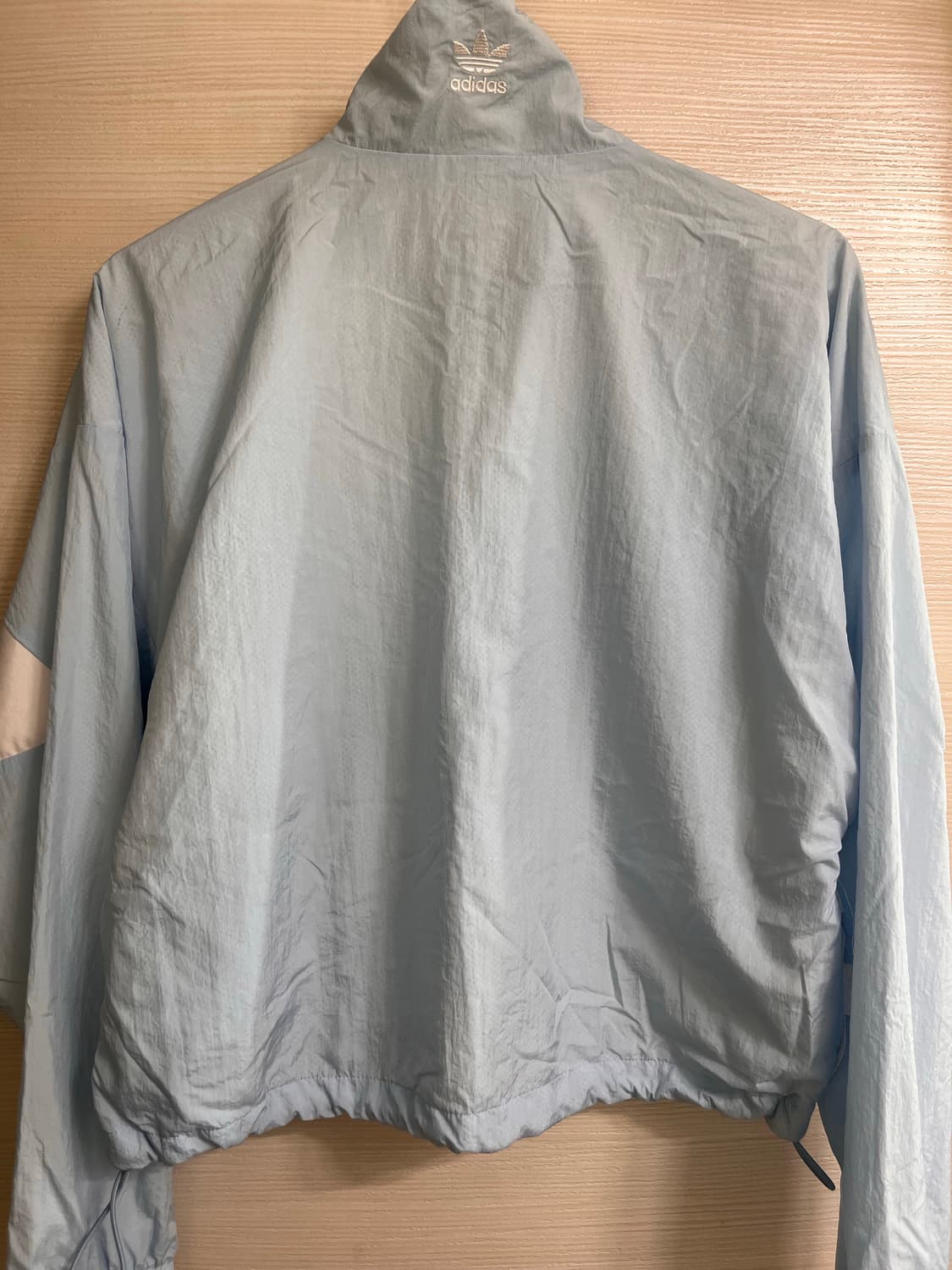 아디다스 크롭 바람막이 상품이미지2