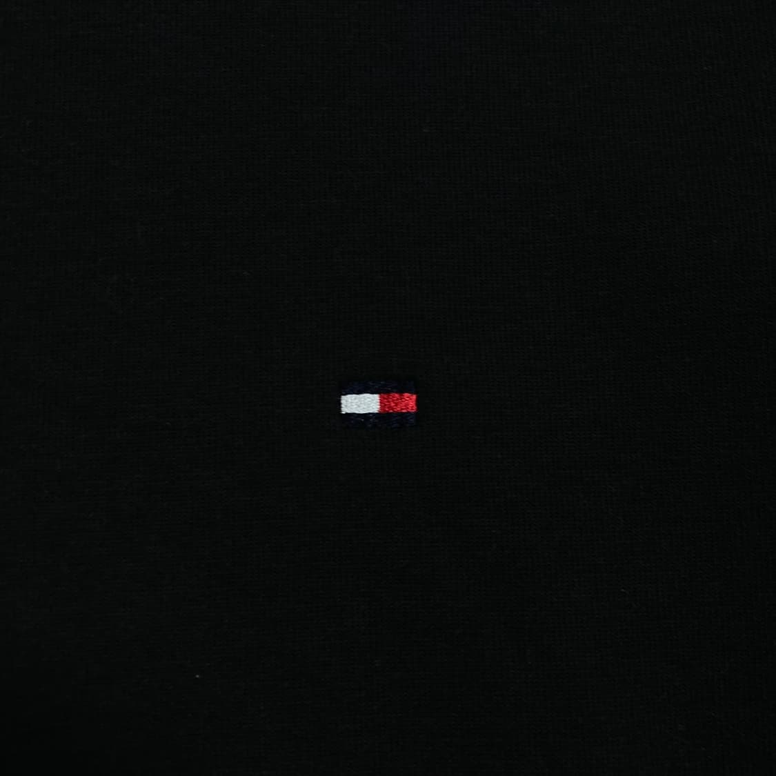 타미힐피거 스몰 로고 블랙 미니멀 맨투맨 상품이미지2