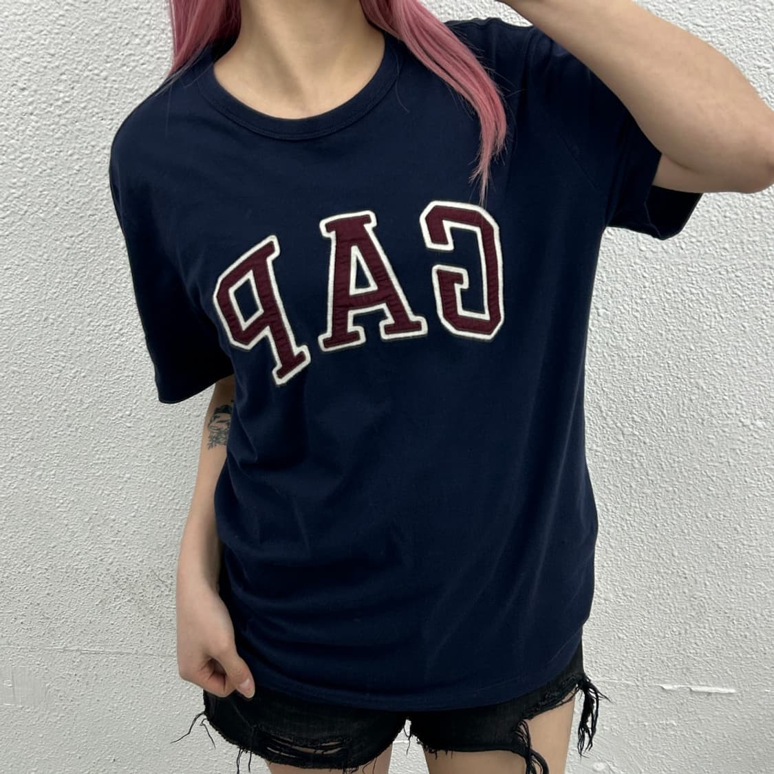 갭 센터로고 네이비 반팔 L 상품이미지1