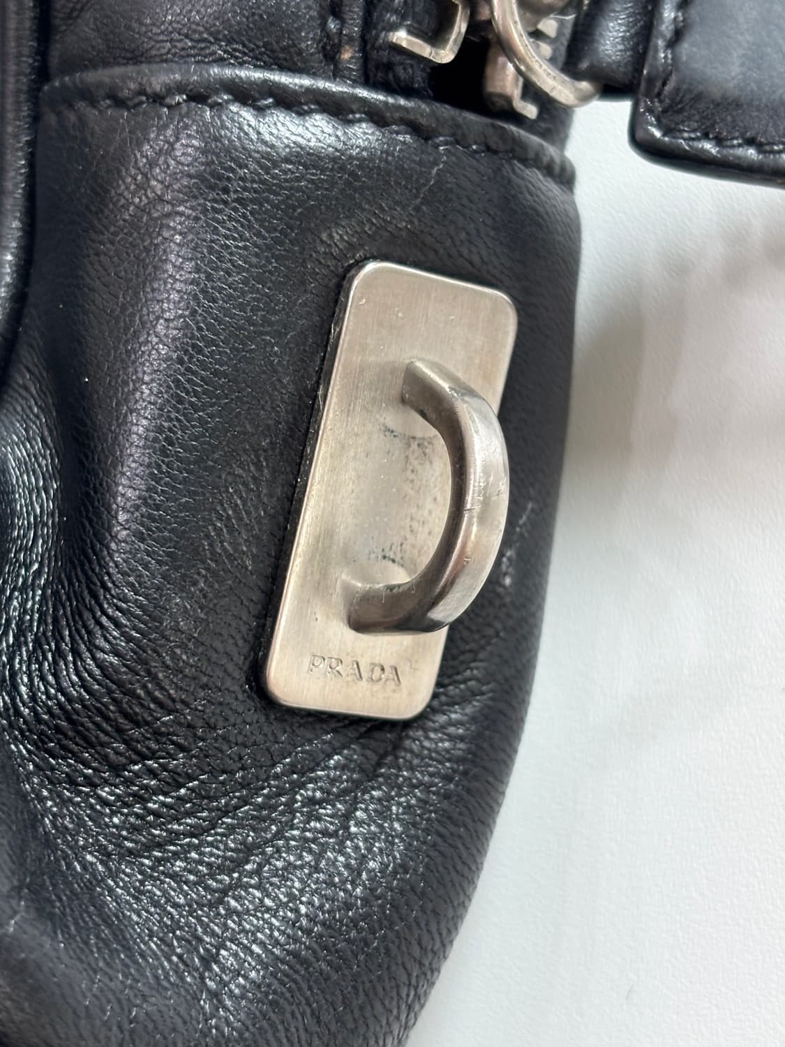 Prada 프라다 블랙 레더 토트백 상품이미지7