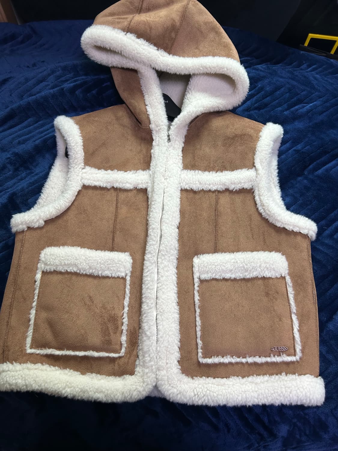 Guess 후드 무스탕 조끼 XS 상품이미지1