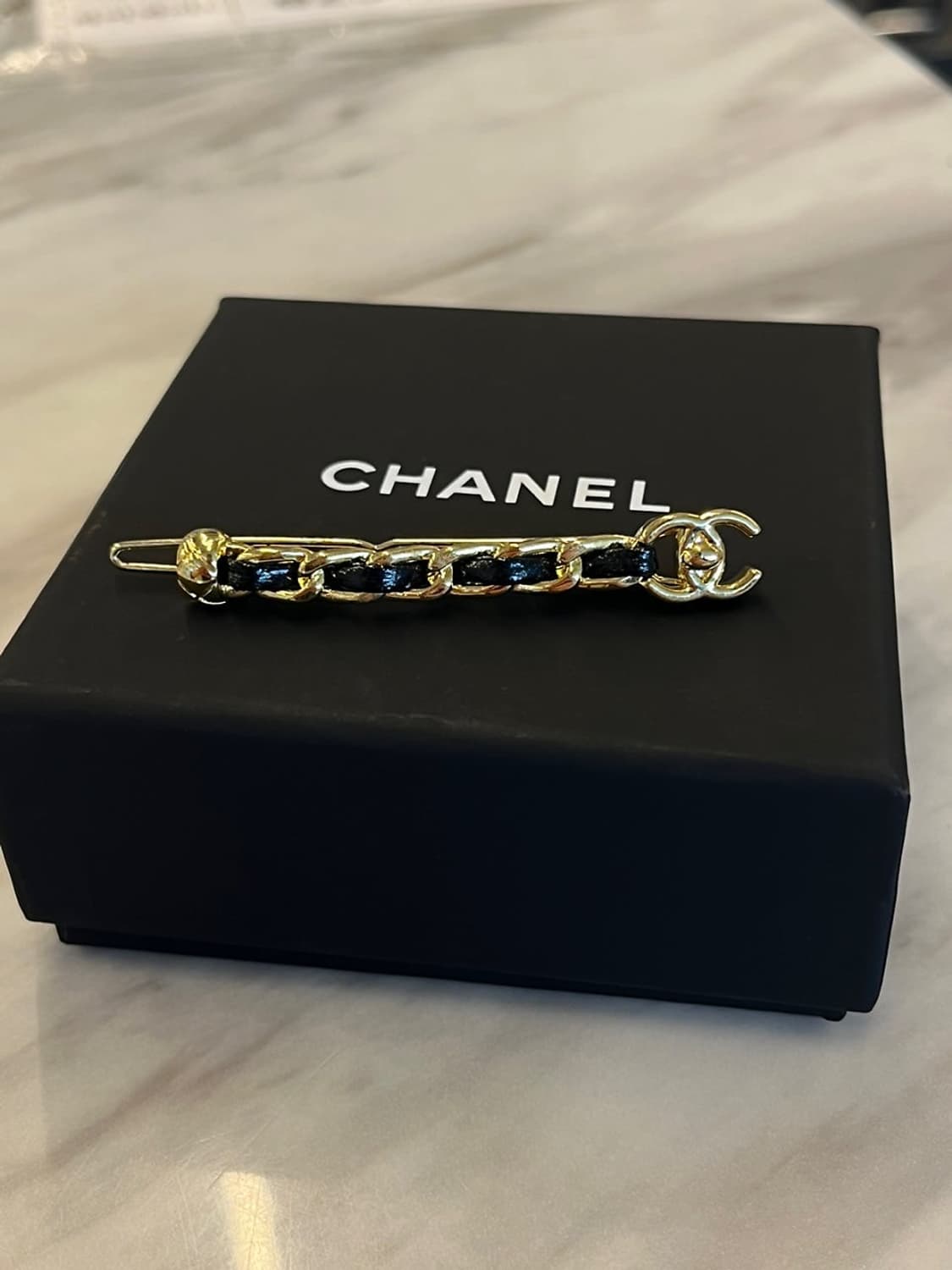 샤넬 정품 업사이클링 빈티지 레더 체인헤어핀 상품이미지2