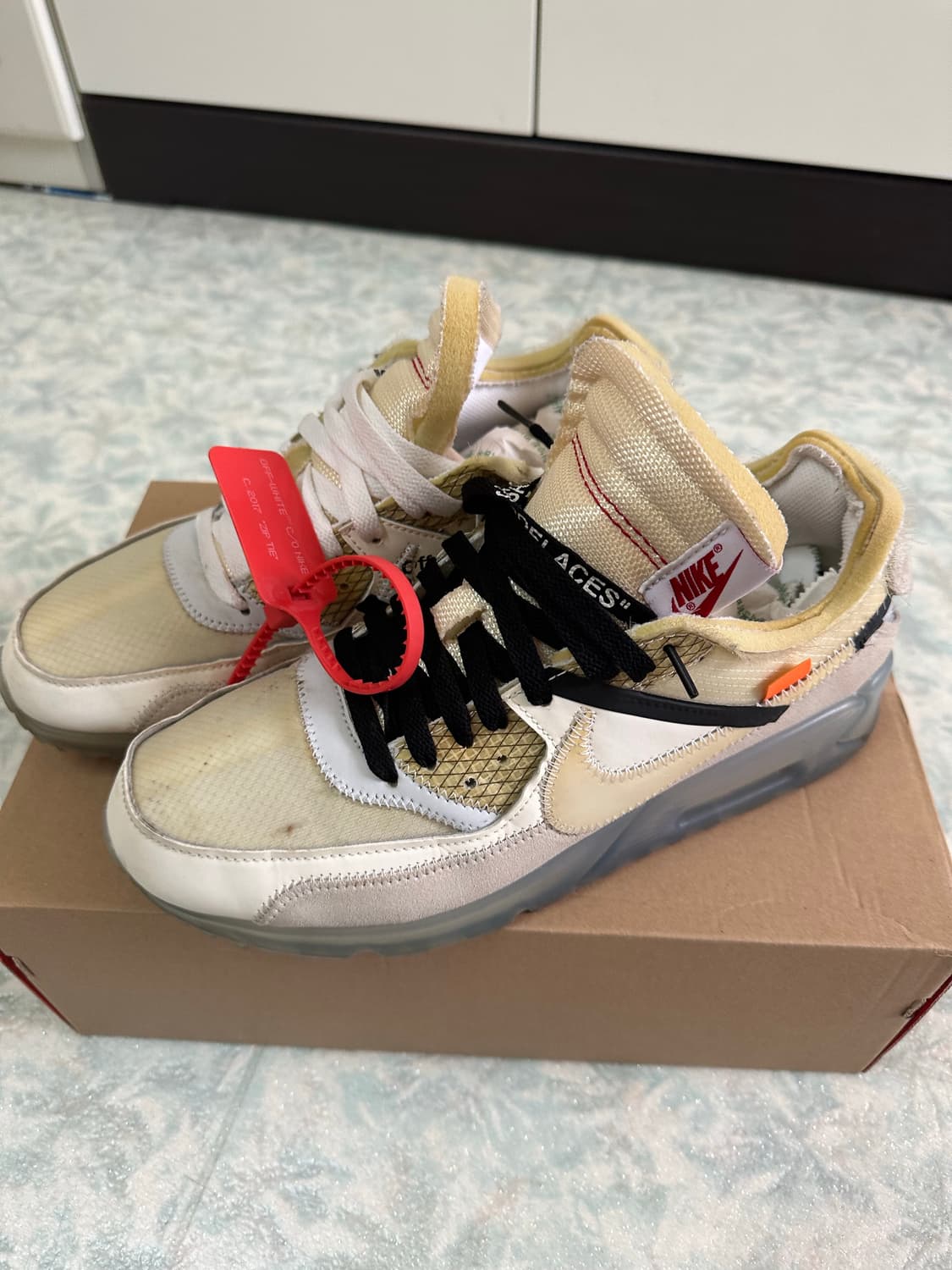 오프화이트 에어맥스 90 og 265 팝니다 상품이미지1