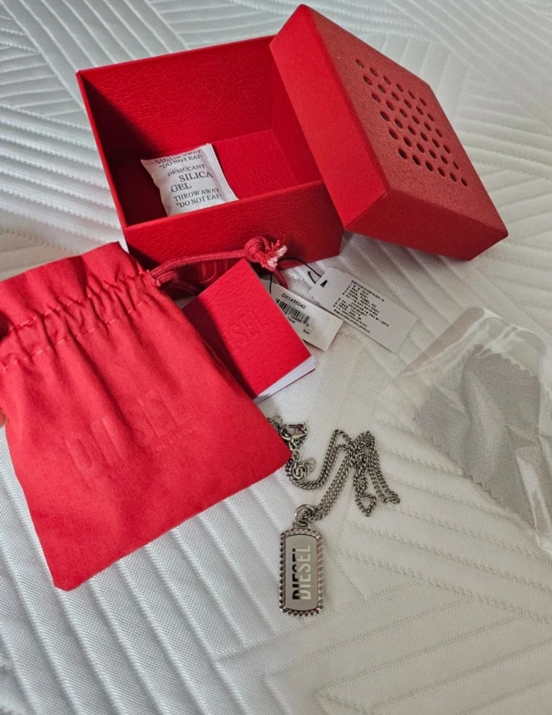 디젤 로고 실버 목걸이(데이식스 영케이 착용) 상품이미지1