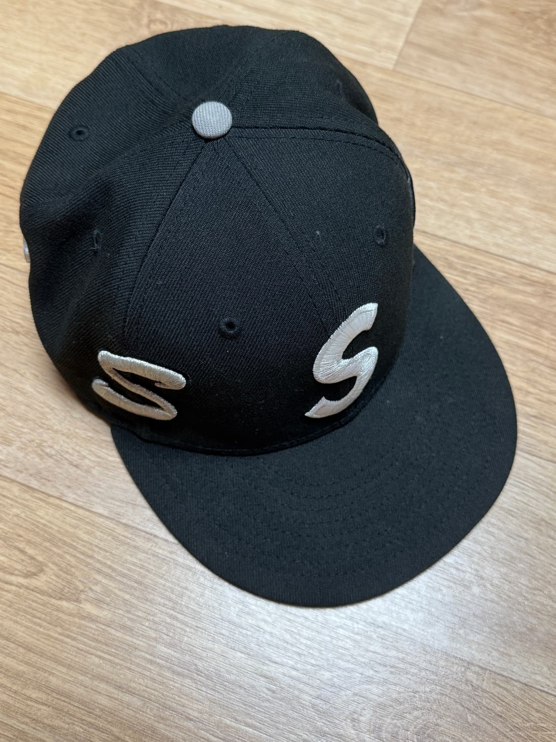 슈프림 멀티s 로고 뉴에라 팝니다 상품이미지4