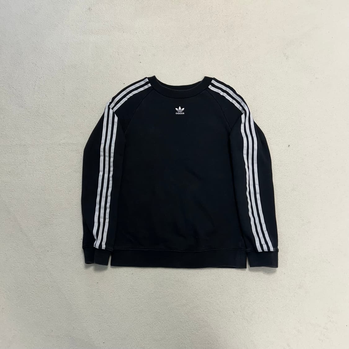 Adidas Center Logo Sweatshirt 상품이미지4