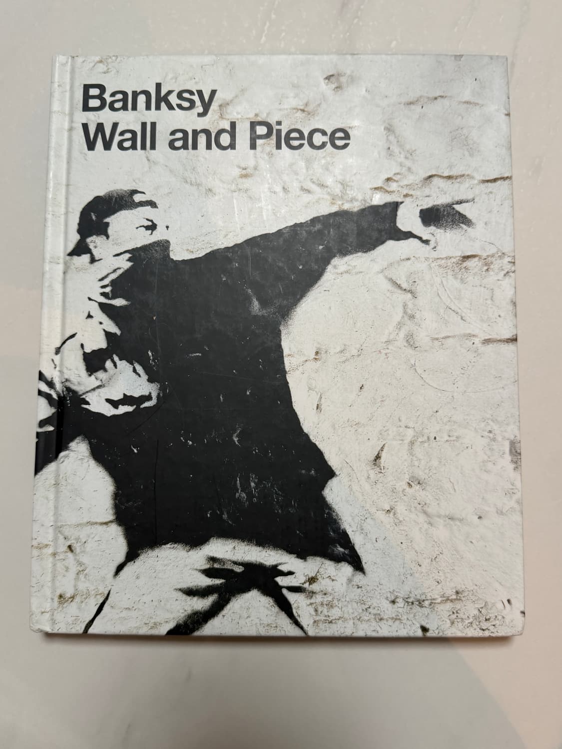 뱅크시(Banksy) 작품집인 '월 앤 피스(Wall and Piece) 상품이미지1