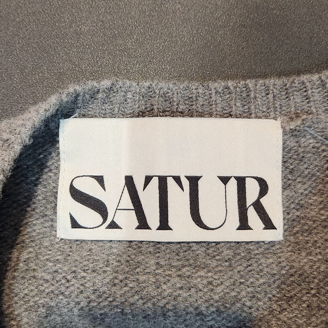 SATUR 캐시미어 절개 블랜드 니트 (M) 상품이미지2