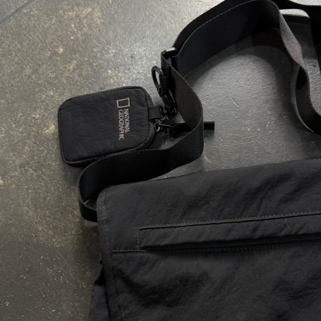 네셔널지오그래픽 메신저백 상품이미지3