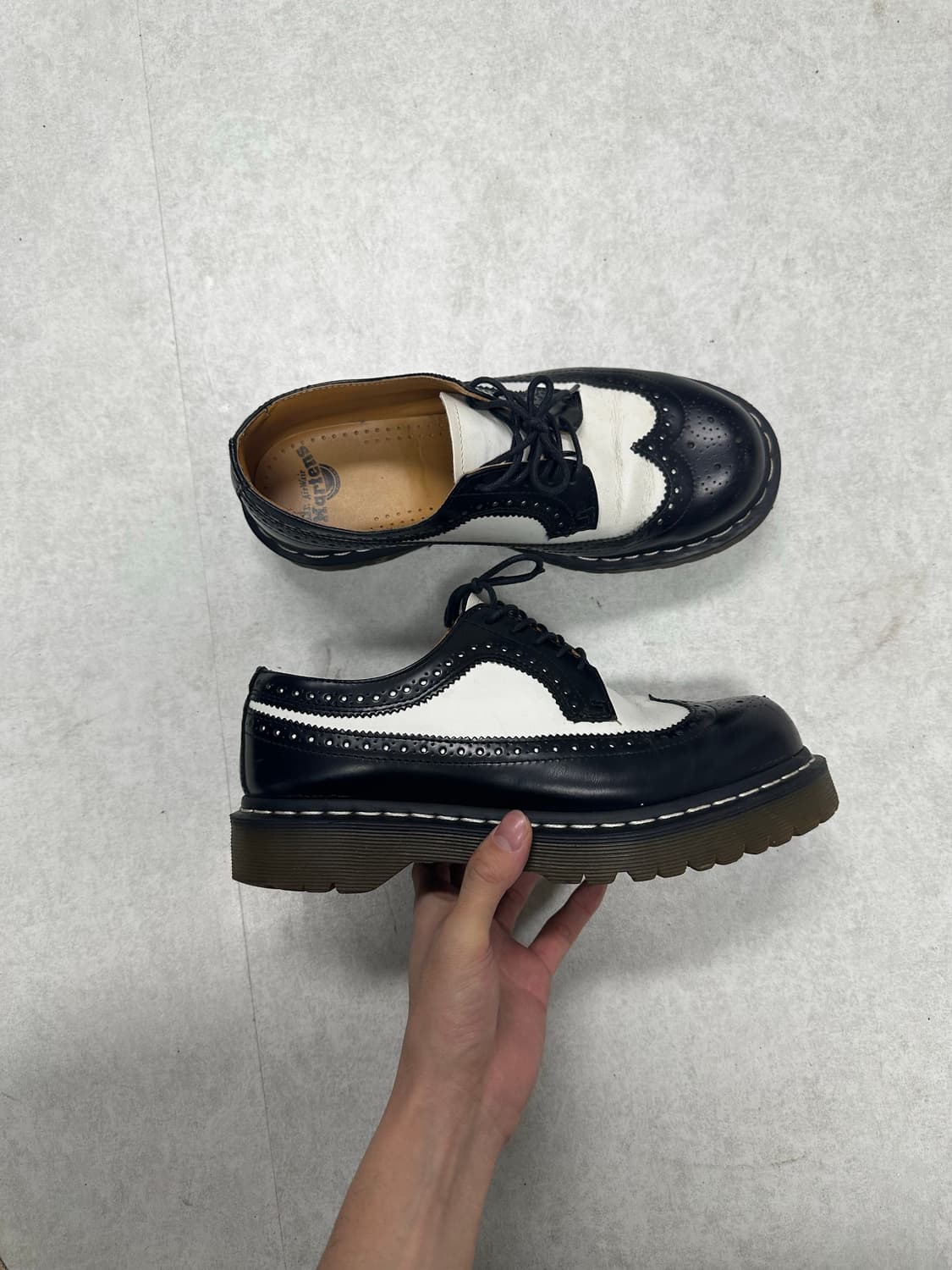 닥터마틴 윙팁 상품이미지5