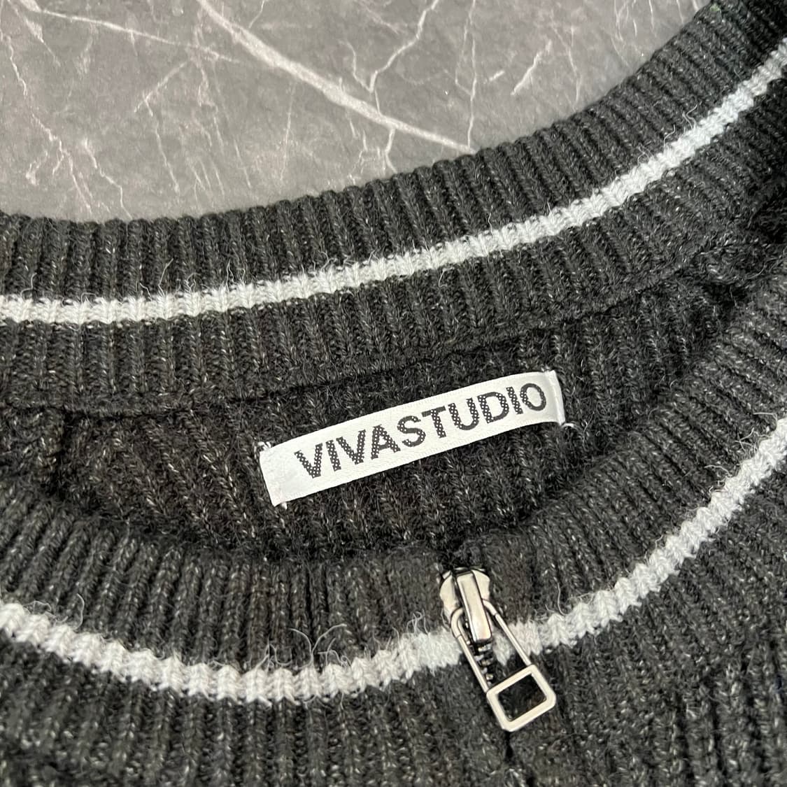 비바스튜디오 니트 집업 가디건 블랙 상품이미지5