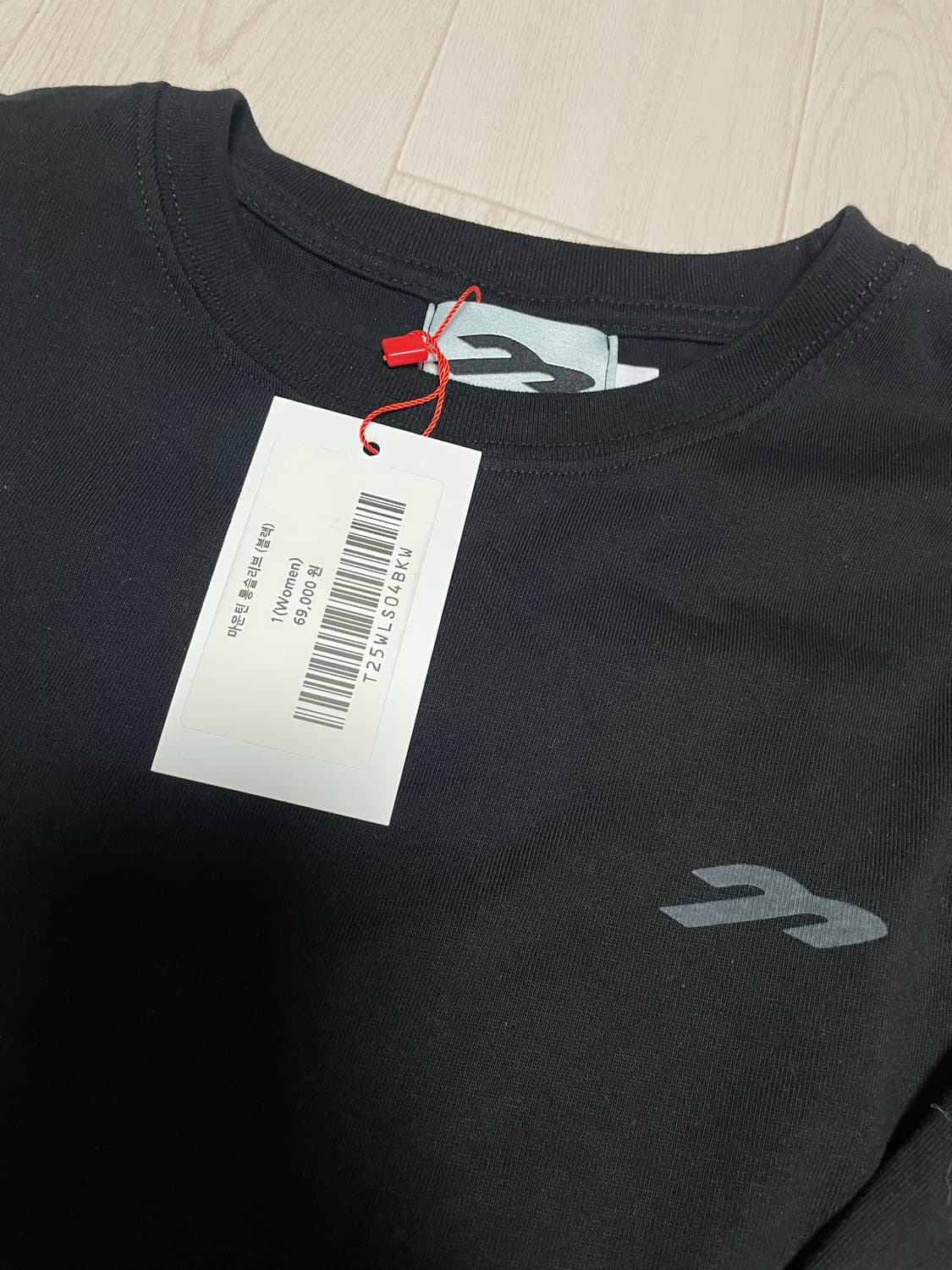 [새상품]탄산 마그네슘 마운틴 롱슬리브 (블랙) 1사이즈 팝니다 상품이미지3