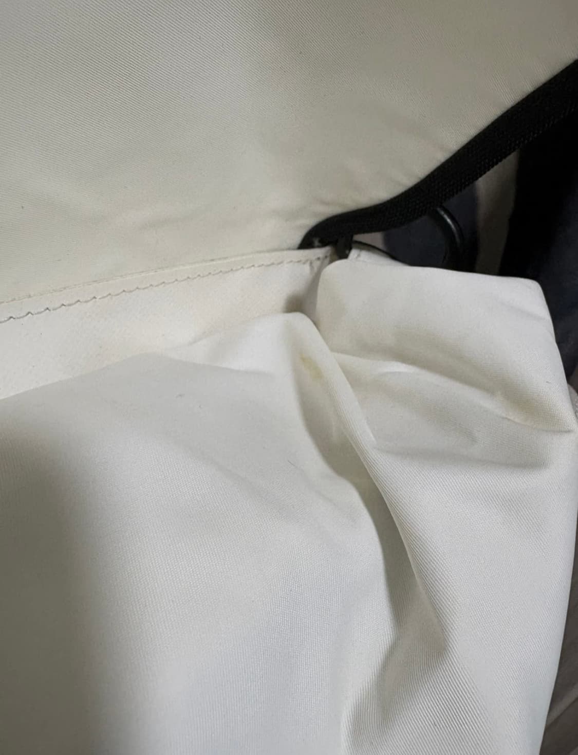 아더에러 21fw 트레이스 테이프 메신저백 상품이미지3