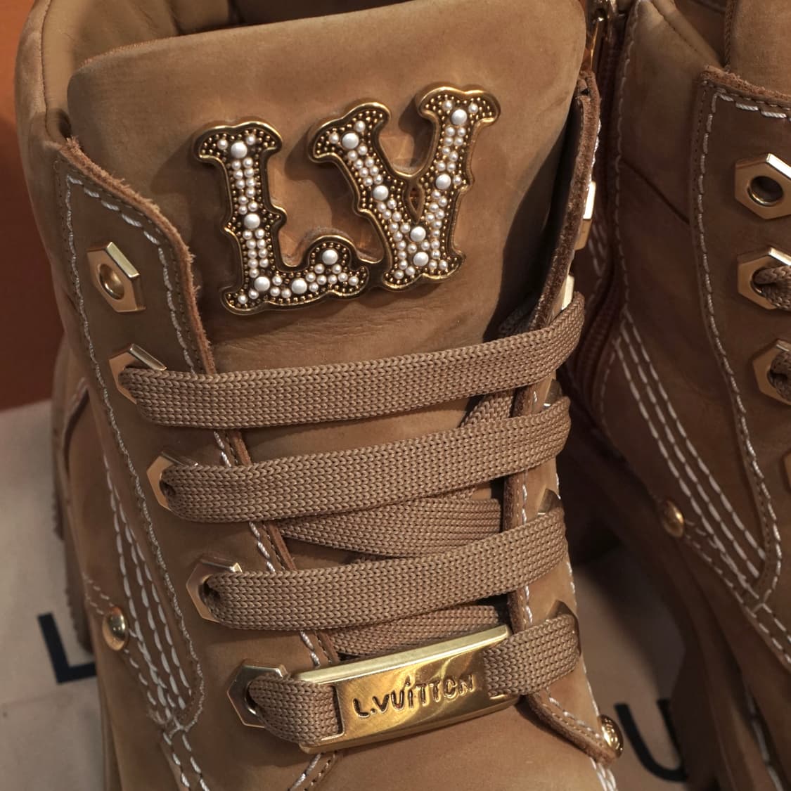 루이비통 퍼렐 런웨이 컬렉션 LV 체커 부츠 상품이미지7