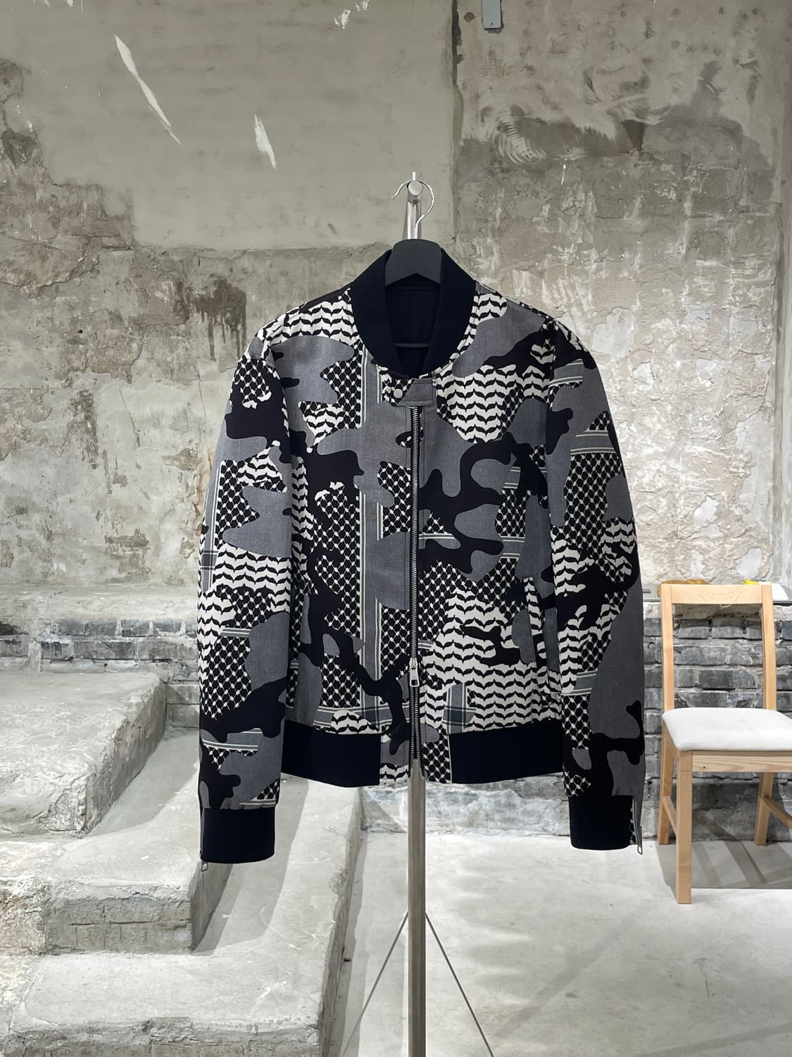 닐바렛 그레이 카모플라쥬 지오메트리 투 웨이 봄버 자켓 상품이미지1