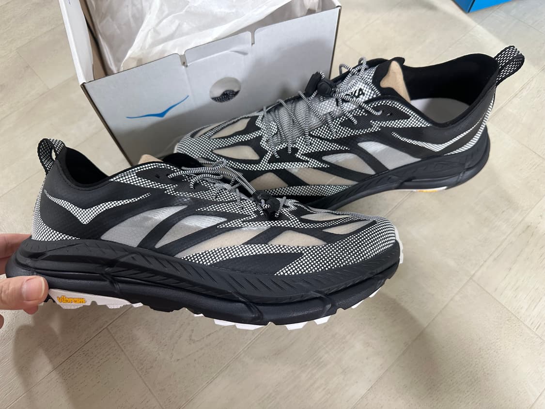 호카 마파테 스피드 4 라이트 TS 블랙 화이트 300사이즈 상품이미지1