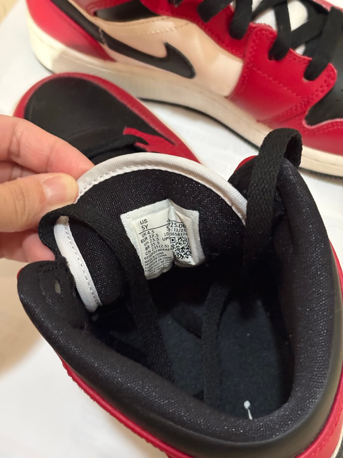 조던 1 미드 시카고 블랙토 상품이미지6