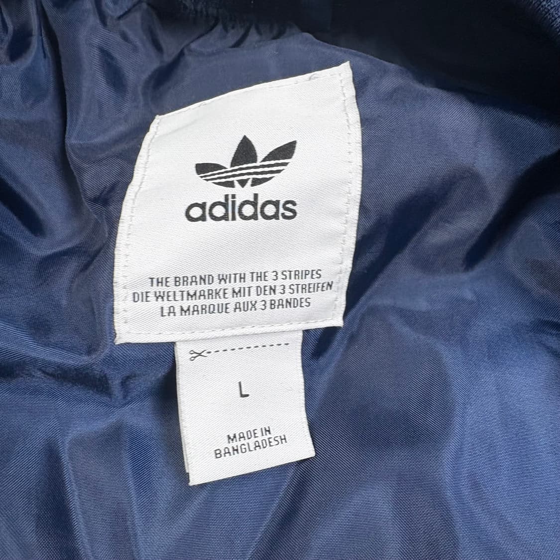 아디다스 네이비컬러 퀼팅 자켛 상품이미지3