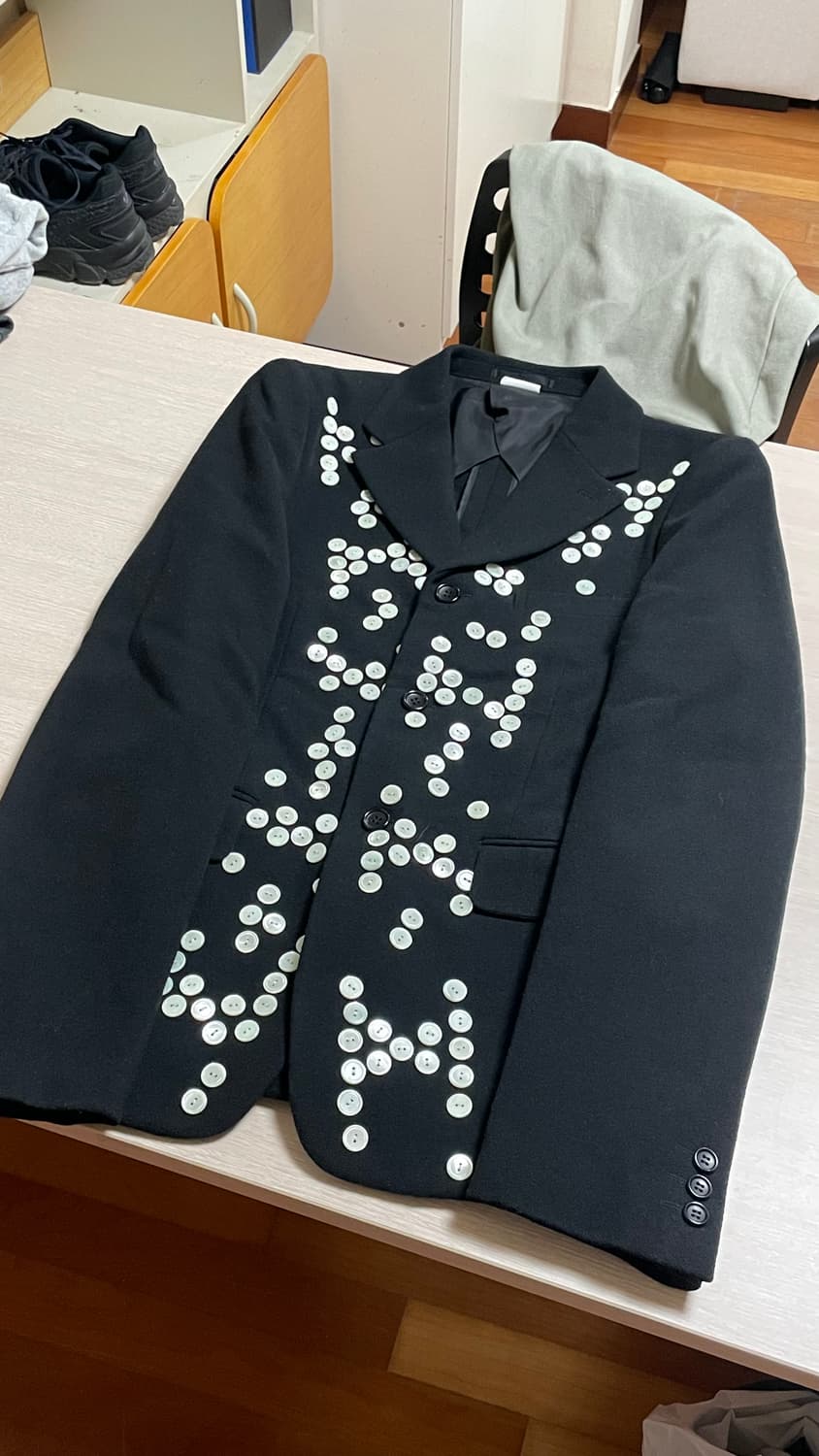 꼼데가르송 옴므 플러스 24aw 버튼 자켓 상품이미지1